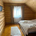 Smerekovyi Dvir Сasa de vacaciones Polyana (Transcarpathia)