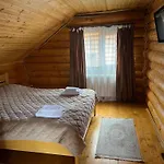 Smerekovyi Dvir Сasa de vacaciones Polyana (Transcarpathia)