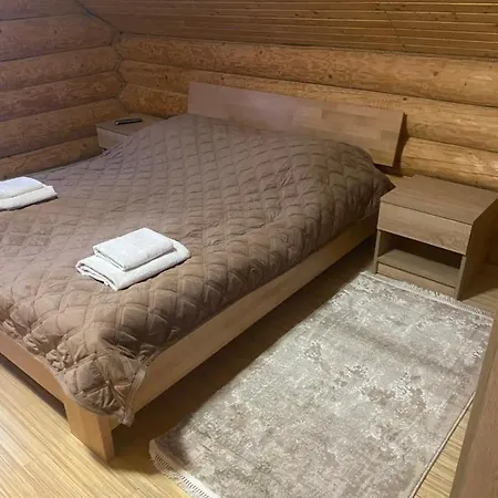 Смерековий Двір *