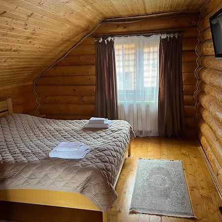 Smerekovyi Dvir Holiday home Polyana (Transcarpathia)