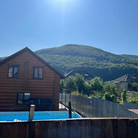 Smerekovyi Dvir Feriehus Polyana (Transcarpathia)