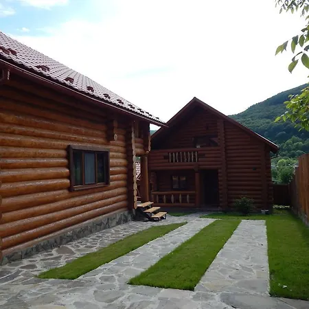 Smerekovyi Dvir * Поляна