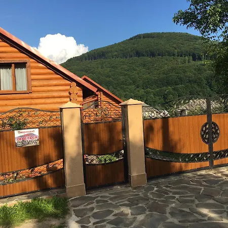 Holiday home Smerekovyi Dvir *
