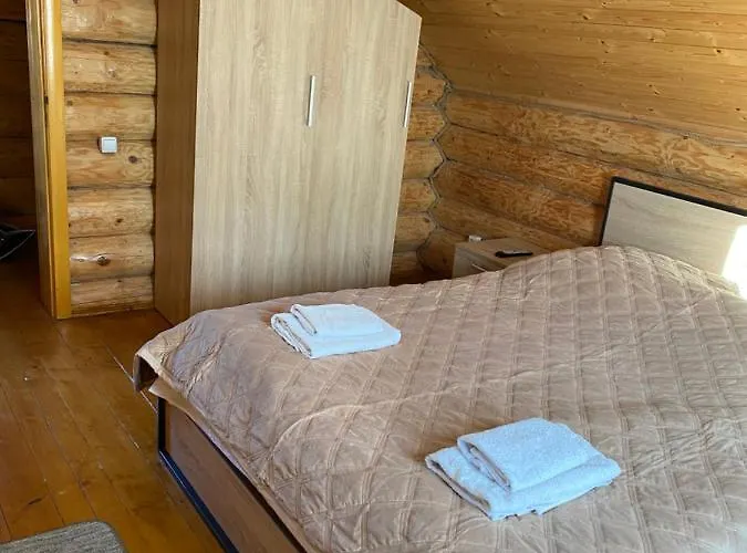 Smerekovyi Dvir * 波利亚纳