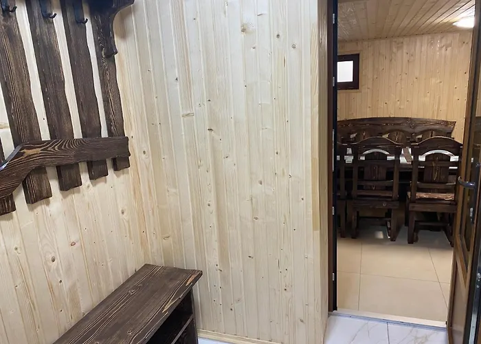 Smerekovyi Dvir 波利亚纳