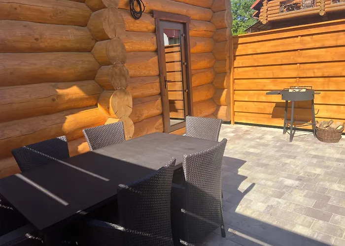 Smerekovyi Dvir * 波利亚纳