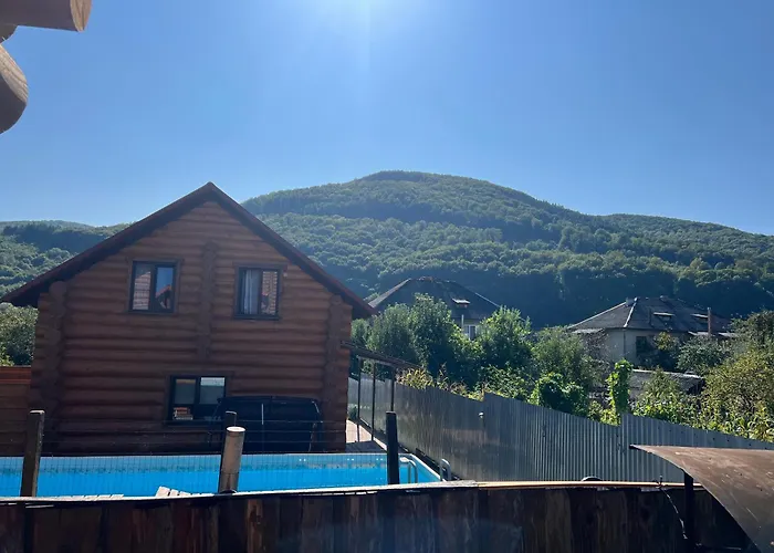 Smerekovyi Dvir Сasa de vacaciones Polyana (Transcarpathia)